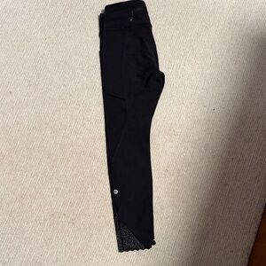 Black lululemon crop leggings 23 inch NWOT condition rare